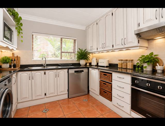 3 BEDROOM APARTMENT FOR SALE IN MORNINGSIDE
